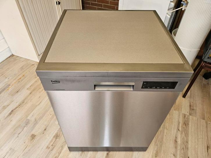 Beko vaatwasser, Witgoed en Apparatuur, Vaatwasmachines, Zo goed als nieuw, Vrijstaand, 85 tot 90 cm, 45 tot 60 cm, Energieklasse A of zuiniger