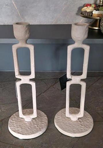 2 unieke Countryfield nog nieuwe kandelaars 25 cm hoog sand. beschikbaar voor biedingen