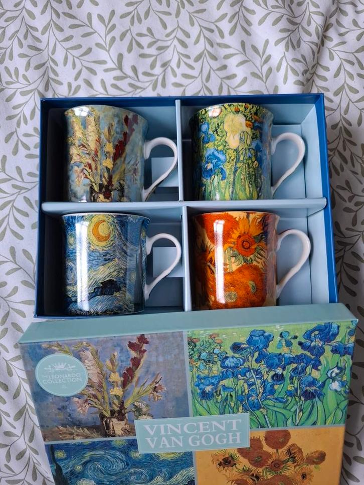 4 Mokken Van Gogh - Leonardo Collection, Huis en Inrichting, Keuken | Servies, Nieuw, Kop(pen) en/of Schotel(s), Overige stijlen