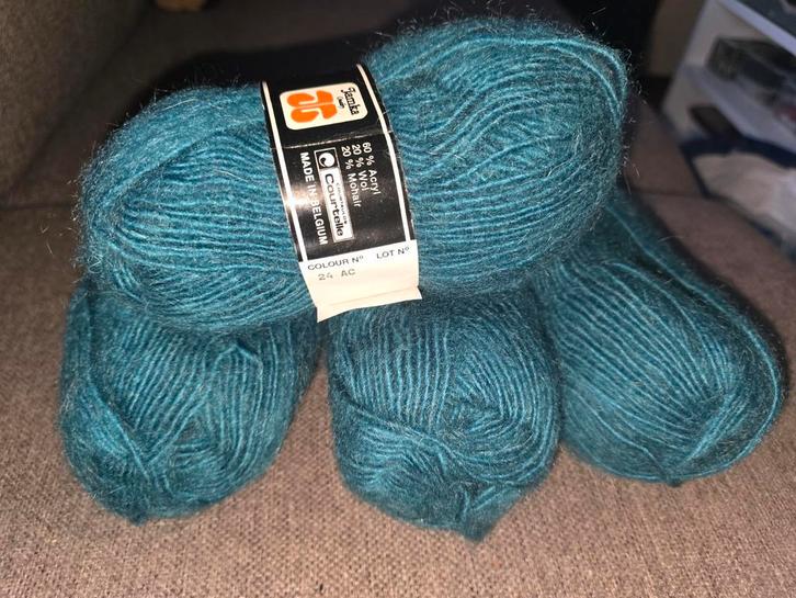 Scheerwol 6 lichtgrijs, 4 donker groen, 9 rosé, Hobby en Vrije tijd, Breien en Haken, Nieuw, Breien of Haken, Wol of Garen, Ophalen of Verzenden