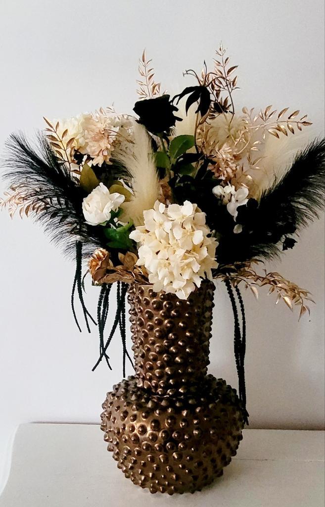 Decoratieve vaas met bloemstuk, Huis en Inrichting, Woonaccessoires | Vazen, Nieuw, Overige kleuren, 75 cm of meer, Overige materialen