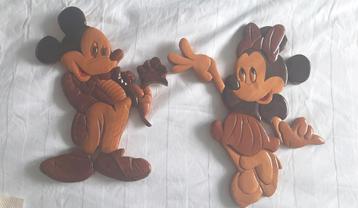 Mickey & Mini van hout beschikbaar voor biedingen