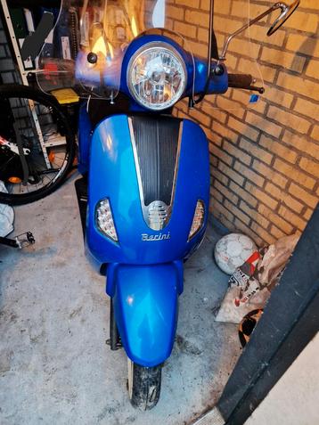 Berini Napoli Scooter - Stijlvol blauw met scherm! beschikbaar voor biedingen