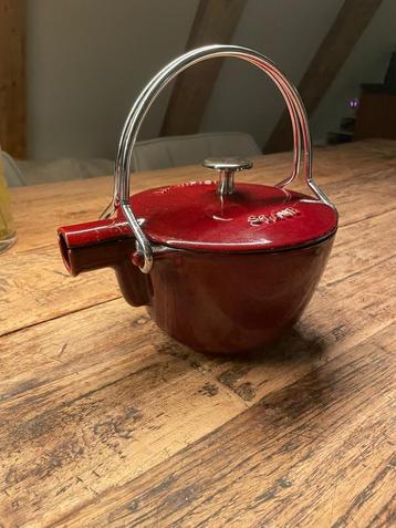 STAUB Theepot - Gietijzer - Grenadine rood beschikbaar voor biedingen