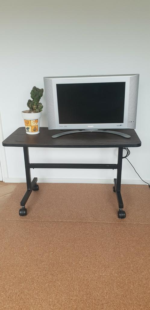 Verrijdbare tafel met donkerbruin blad, Huis en Inrichting, Tafels | Sidetables, Gebruikt, 25 tot 50 cm, 50 tot 100 cm, Rechthoekig