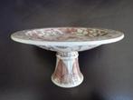 Stemcup, tazza - schaal op voet, bloemen mangaankleur, China, Ophalen of Verzenden