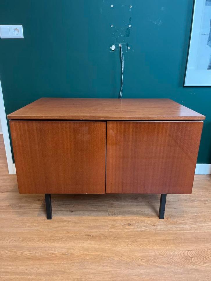 Vintage Pastoe stijl lage houten kast, Huis en Inrichting, Kasten | Dressoirs, Gebruikt, 50 tot 100 cm, 50 tot 75 cm, Met deur(en)
