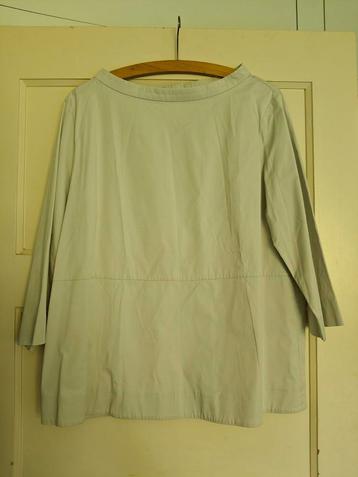 Lichtgrijze blouse van COS met ruime hals mt 44 XL. beschikbaar voor biedingen