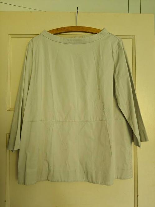 Lichtgrijze blouse van COS met ruime hals mt 44 XL., Kleding | Dames, Blouses en Tunieken, Zo goed als nieuw, Maat 42/44 (L), Grijs