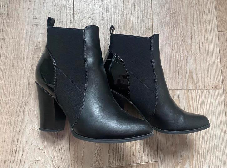 Only enkellaarzen met hoge hak - maat 39, Kleding | Dames, Schoenen, Gedragen, Lage of Enkellaarzen, Zwart, Ophalen of Verzenden