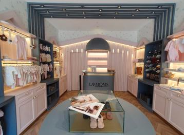 Winkel interieur meubel beschikbaar voor biedingen