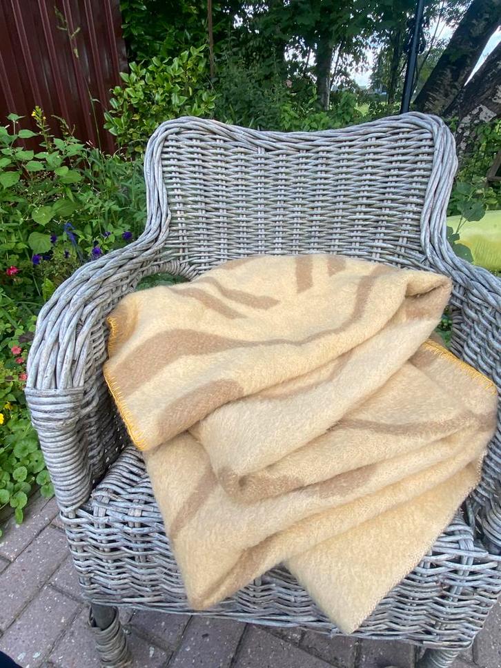 Prachtige vintage wollen deken 180 x 230 cm, Huis en Inrichting, Woonaccessoires | Plaids en Woondekens, Zo goed als nieuw, Ophalen of Verzenden