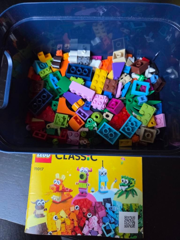 LEGO Classic 11017 - Creatieve Monsters - Compleet, Kinderen en Baby's, Speelgoed | Duplo en Lego, Ophalen of Verzenden, Zo goed als nieuw