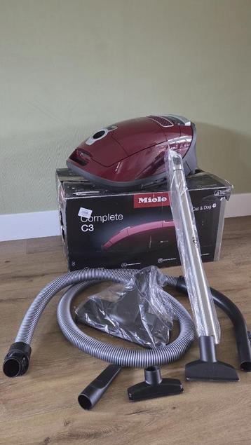 252025: Miele Complete C3 Cat & Dog Stofzuiger NIEUW beschikbaar voor biedingen