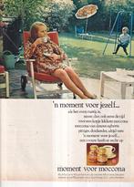 Retro reclame 1969 Douwe Egberts Moccona in de tuinstoel, Verzamelen, Retro, Ophalen of Verzenden, Huis en Inrichting