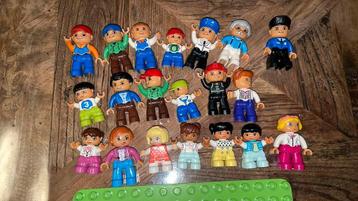 Duplo , poppetjes en losse items , zie foto’s beschikbaar voor biedingen
