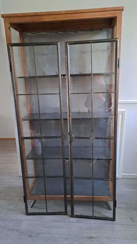 Mooie Vitrinekast met Glazen Deuren, Huis en Inrichting, Kasten | Buffetkasten, Zo goed als nieuw, 150 tot 200 cm, 50 tot 100 cm