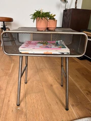 Bijzettafel Industrieel- (hout en staal) beschikbaar voor biedingen