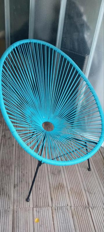 Turquoise Buitenstoel - Prima Staat! beschikbaar voor biedingen