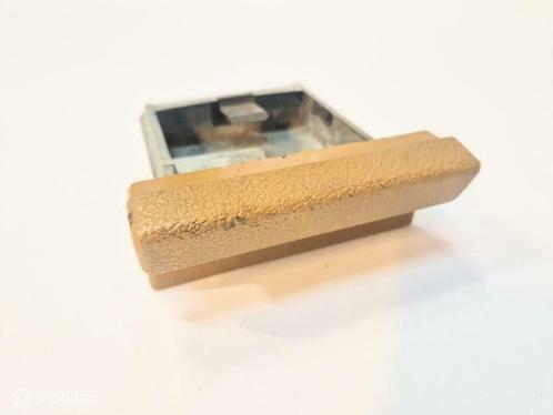Asbak voor. Volvo 240 242 244 245 262 264 265 Beige 1364212, Auto-onderdelen, Interieur en Bekleding, Volvo, Gebruikt, Ophalen of Verzenden