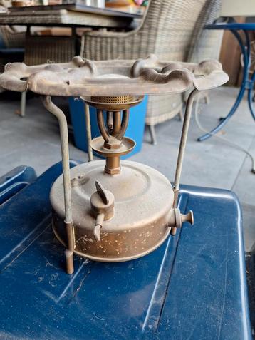 Vintage Meva Petroleumstel beschikbaar voor biedingen