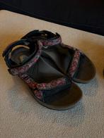 Teva sandalen, Ophalen, Gedragen, Sandalen of Muiltjes