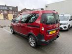 Dacia Dokker 1.3 TCe 131pk Stepway - Rolstoelauto 3+1 of 5-0, Auto's, Dacia, 15 km/l, Gebruikt, 1330 cc, Bedrijf