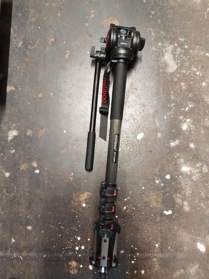 Miliboo statief MTT705BS. WD-18., Audio, Tv en Foto, Fotografie | Statieven en Balhoofden, Zo goed als nieuw, Driepoot, Ophalen of Verzenden