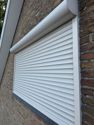 ** Verano rolluik handbediend te koop, gebroken wit ** beschikbaar voor biedingen