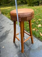 Lederen Barkruk met Houten Poten, Huis en Inrichting, Barkrukken, Ophalen, Met voetsteun, 60 tot 90 cm, Hout