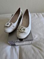 mooie wit leren Gabor dames ballerina's maat 40, Kleding | Dames, Trouwkleding en Trouwaccessoires, Ophalen of Verzenden, Zo goed als nieuw