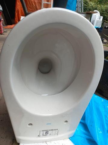 Gena toiletpot beschikbaar voor biedingen