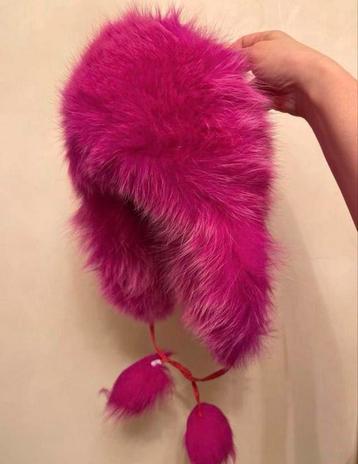 Pink vossen bont muts beschikbaar voor biedingen