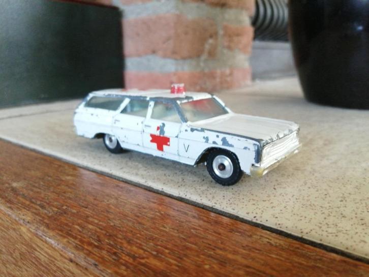 gamda koor chevrolet ambulance, Hobby en Vrije tijd, Modelauto's | 1:43, Gebruikt, Auto, Ophalen of Verzenden
