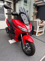 Aprillia SXR50 Sport - 2023 - Incl. Helmen & Slot, Ophalen, Maximaal 45 km/u, Zo goed als nieuw, 1 versnellingen