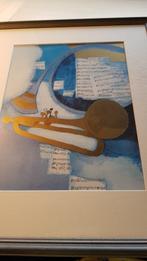 Trompet in goud kleur in grote lijst met glas modern art., Ophalen, Minder dan 50 cm, Metaal of Aluminium, Zo goed als nieuw