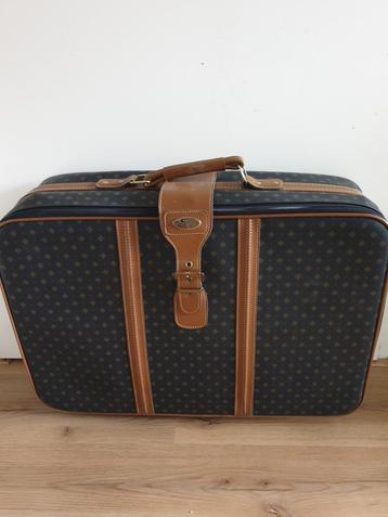 Vintage Style Koffer beschikbaar voor biedingen