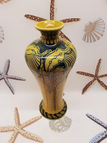 Plateel vaas Dorna zeer zeldzaam beschikbaar voor biedingen