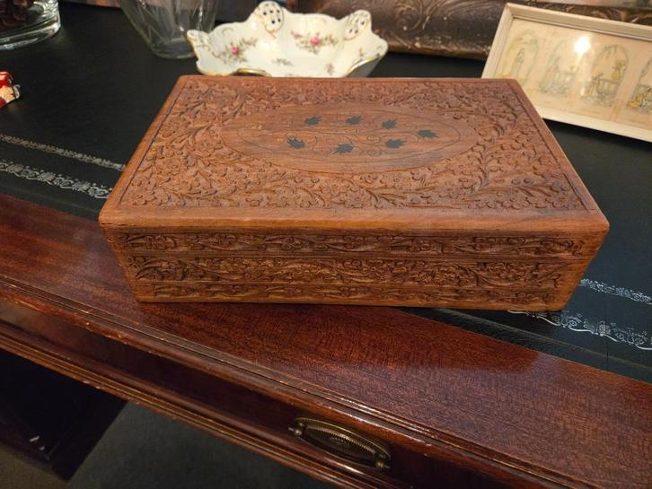 Antieke houten handgesneden pallisander Chinese opbergdoos, Antiek en Kunst, Antiek | Woonaccessoires, Ophalen of Verzenden