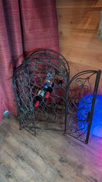 Smeedijzeren wijnrek met 2 ijzeren deuren, Ophalen, Zo goed als nieuw, Metaal, Minder dan 50 cm