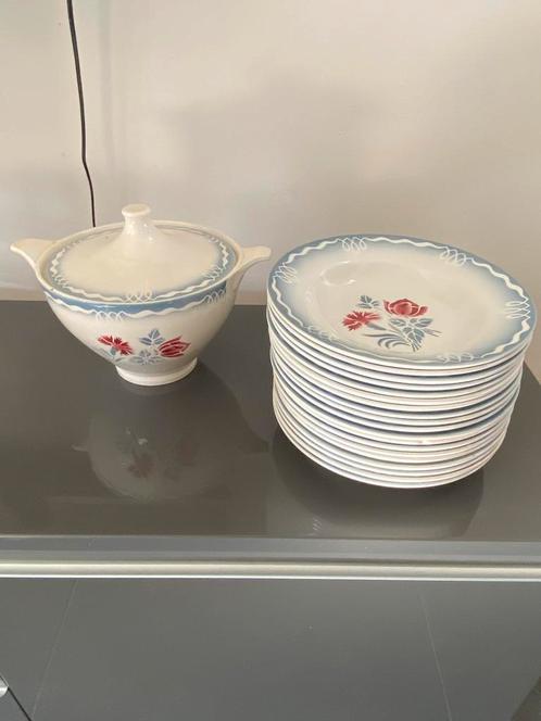 Servies Digion Marinette + soepterrine, Antiek en Kunst, Antiek | Servies compleet, Ophalen