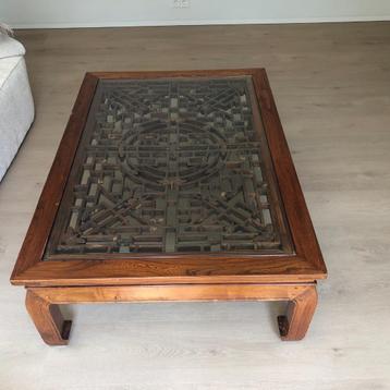Leuke salontafel  beschikbaar voor biedingen