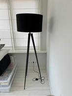Zwarte Tripod Vloerlamp Zuiver, Huis en Inrichting, Lampen | Vloerlampen, Ophalen, Zo goed als nieuw, Metaal, 150 tot 200 cm