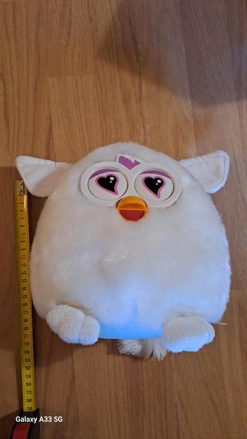 Niet-pratende FURBY knuffel 20 cm hoog beschikbaar voor biedingen
