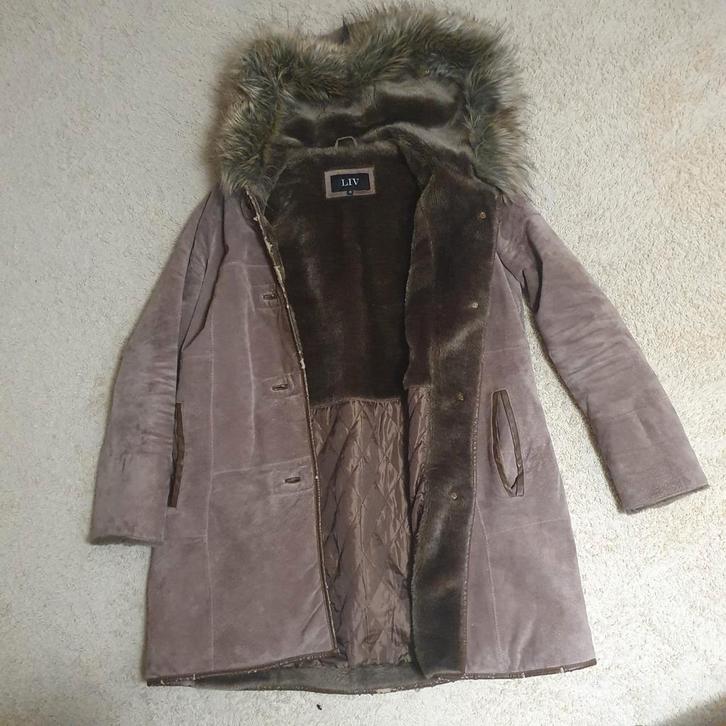 Echte Suede Winterjas | Maat 42, Kleding | Dames, Jassen | Winter, Zo goed als nieuw, Maat 42/44 (L), Bruin, Ophalen of Verzenden