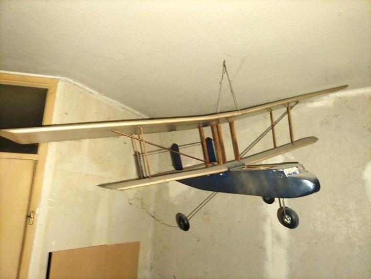 Rc vliegtuig model handley page met 4takt nitro motor, Hobby en Vrije tijd, Modelbouw | Vliegtuigen en Helikopters, Groter dan 1:72