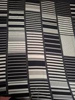 Zwart/ witte lap dessin stof.
320 x 160, 120 cm of meer, Zwart, Nieuw, Ophalen of Verzenden