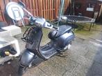 vespa primavera full option, Fietsen en Brommers, Snorfietsen en Snorscooters, Benzine, Gebruikt, Ophalen of Verzenden, Vespa