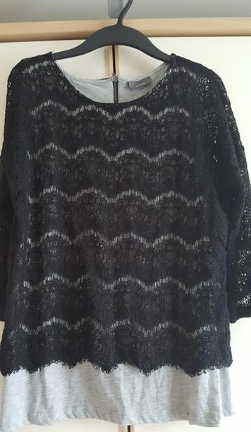 Zwart shirt, met kant op grijs onderhemdje - mt. medium beschikbaar voor biedingen