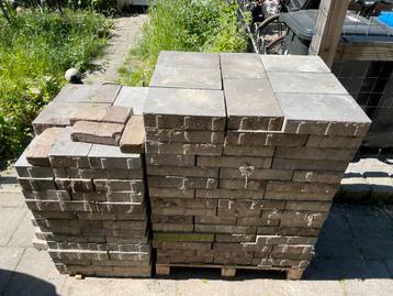 200 Beton tegels / stenen 20x30 beschikbaar voor biedingen